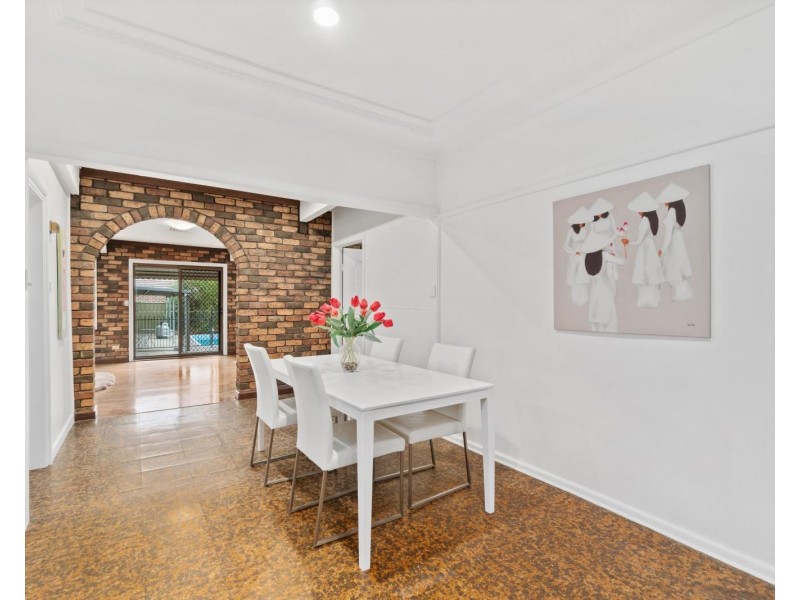6 Ashcroft Street, Georges Hall NSW 2198