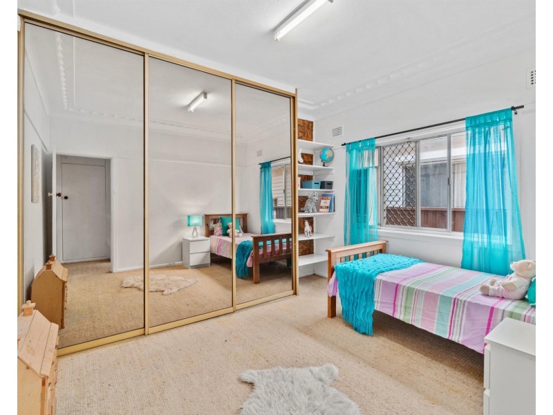 6 Ashcroft Street, Georges Hall NSW 2198