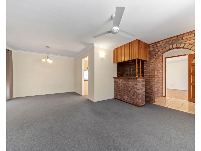 15 Mezen Place, St Clair NSW 2759