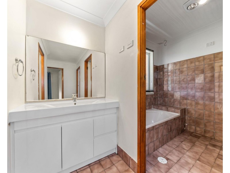 15 Mezen Place, St Clair NSW 2759