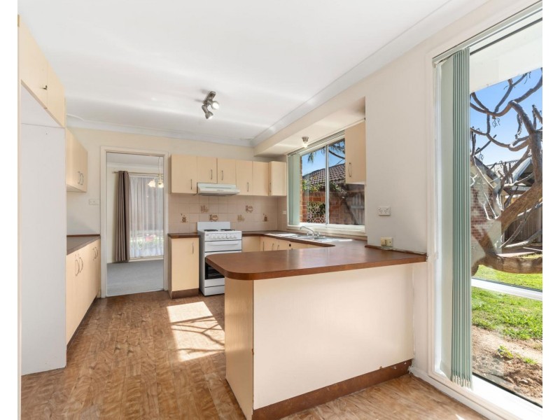15 Mezen Place, St Clair NSW 2759