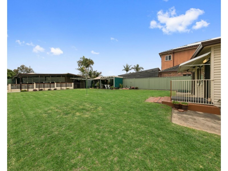 1 Doris Street, Picnic Point NSW 2213