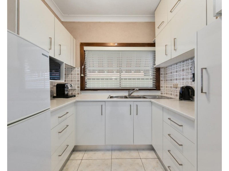 1 Doris Street, Picnic Point NSW 2213