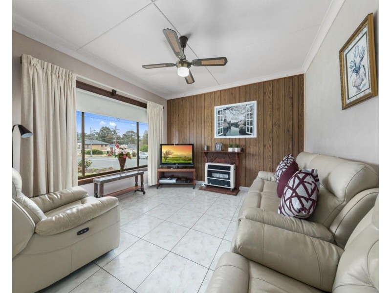 1 Doris Street, Picnic Point NSW 2213
