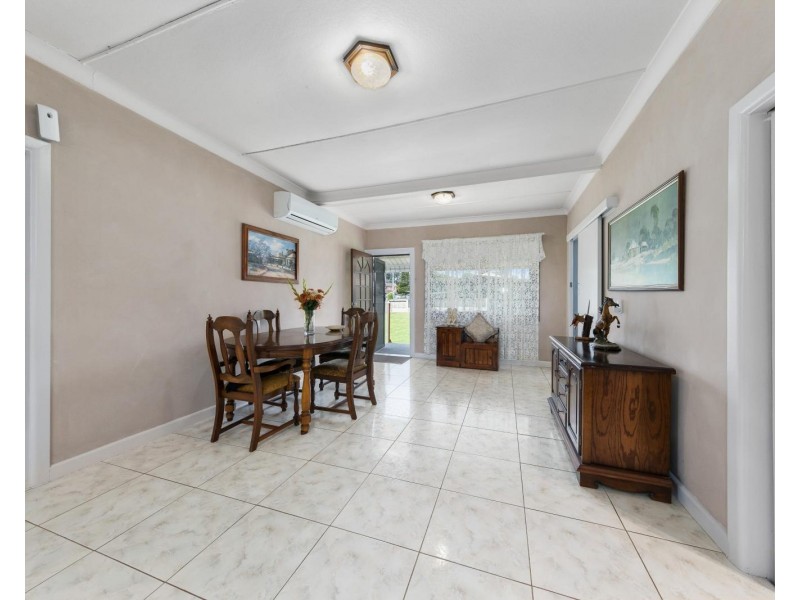 1 Doris Street, Picnic Point NSW 2213