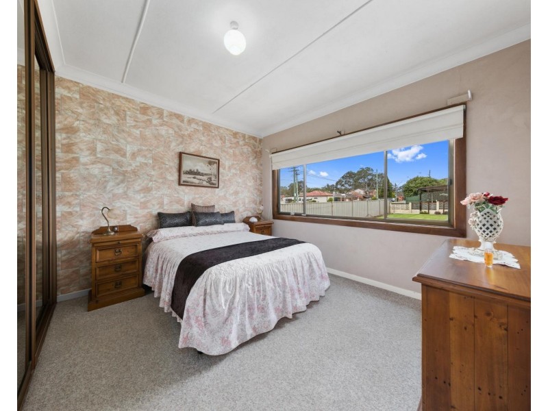 1 Doris Street, Picnic Point NSW 2213
