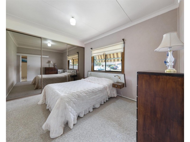 1 Doris Street, Picnic Point NSW 2213