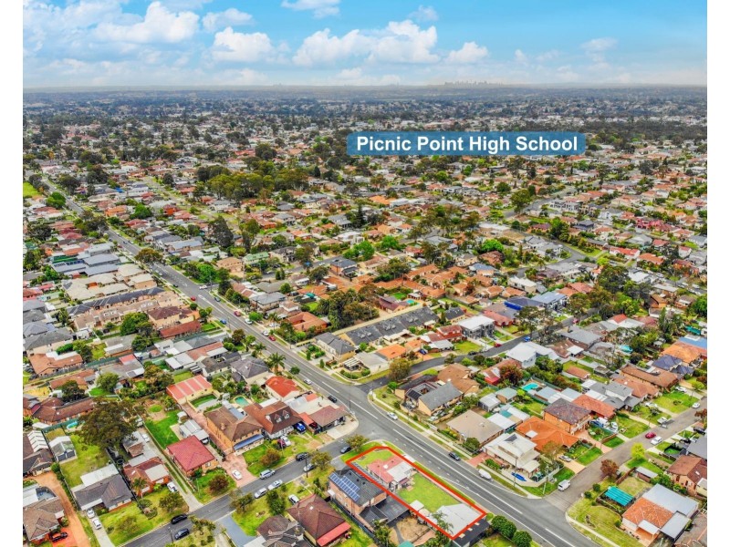 1 Doris Street, Picnic Point NSW 2213