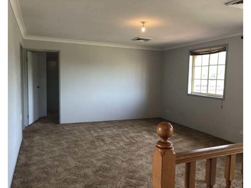 79 Downes Crescent, Currans Hill NSW 2567