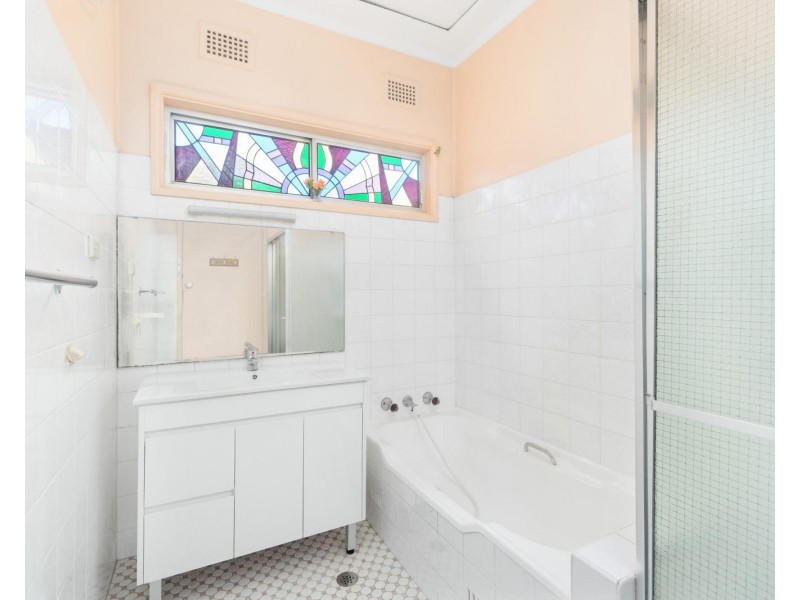 187 Picnic Point Road, Picnic Point NSW 2213