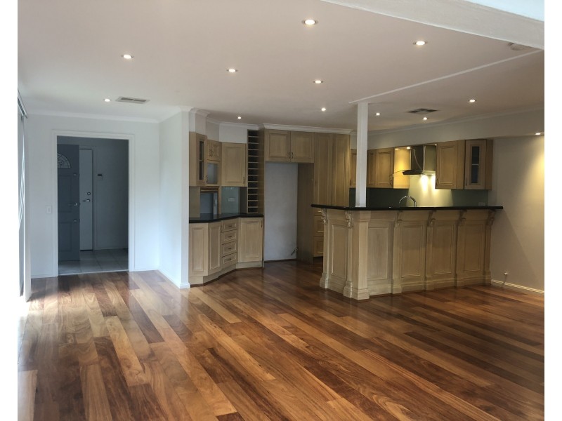 15 Mead Drive, Chipping Norton NSW 2170