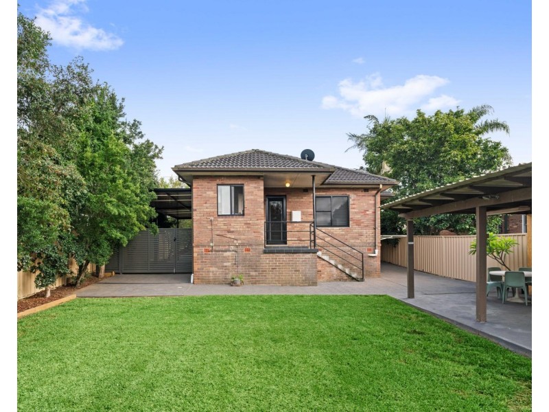 27 Ashmead Avenue, Revesby NSW 2212
