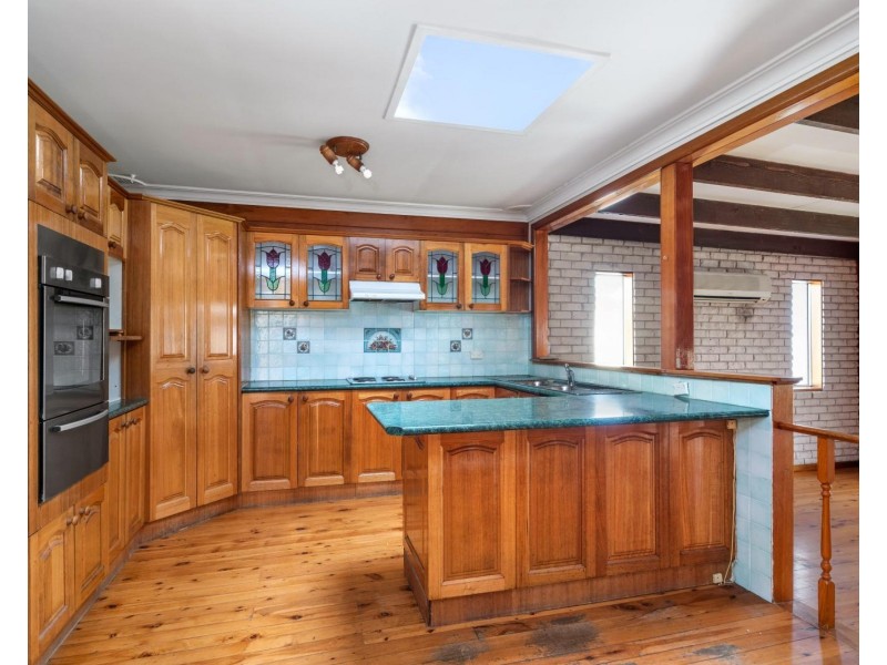 6 Lucinda Avenue, Georges Hall NSW 2198