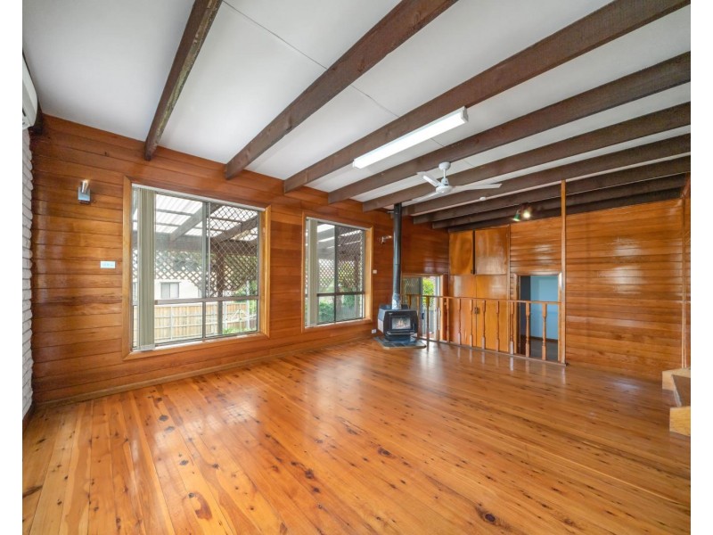 6 Lucinda Avenue, Georges Hall NSW 2198