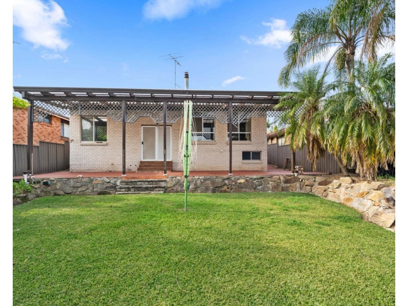 6 Lucinda Avenue, Georges Hall NSW 2198