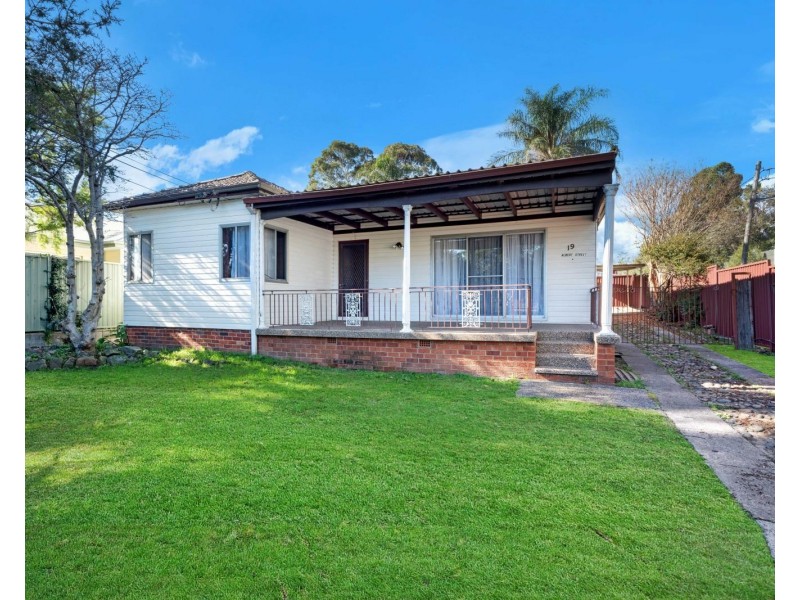 19 Albert Street, Revesby NSW 2212