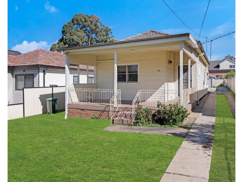 16 William Street, Condell Park NSW 2200