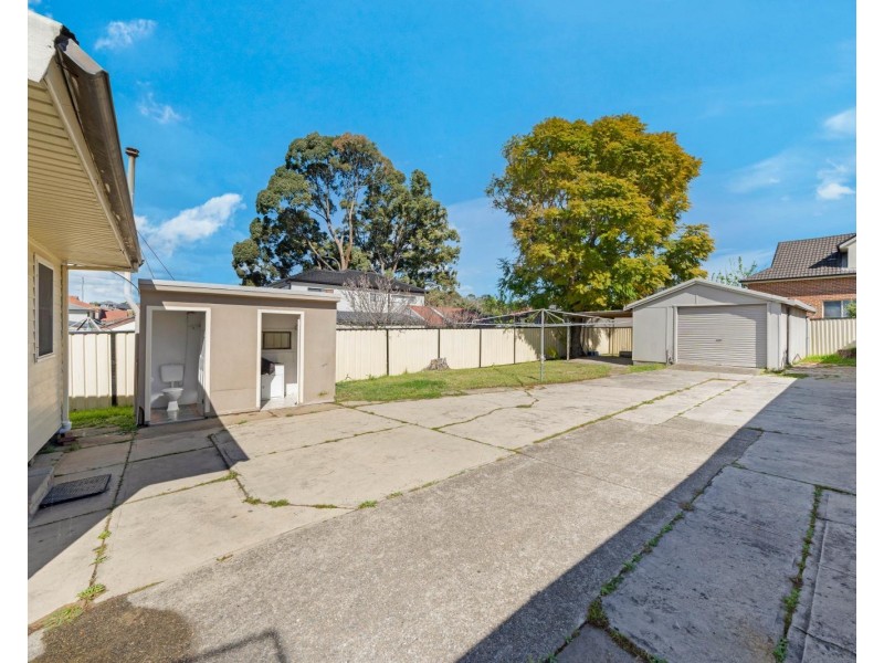 16 William Street, Condell Park NSW 2200