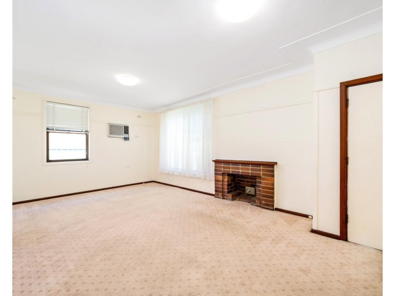 5 Tyalgum Avenue, Panania NSW 2213