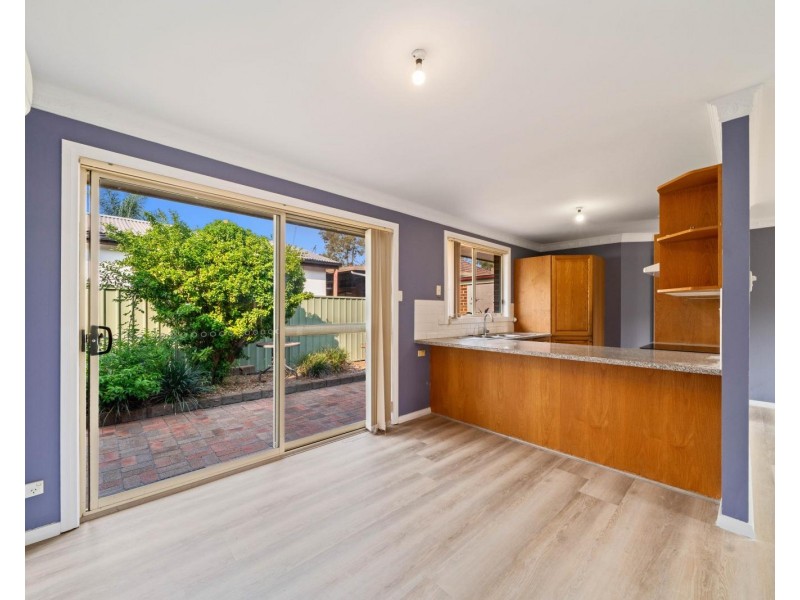 2/9  Broe Avenue, East Hills NSW 2213