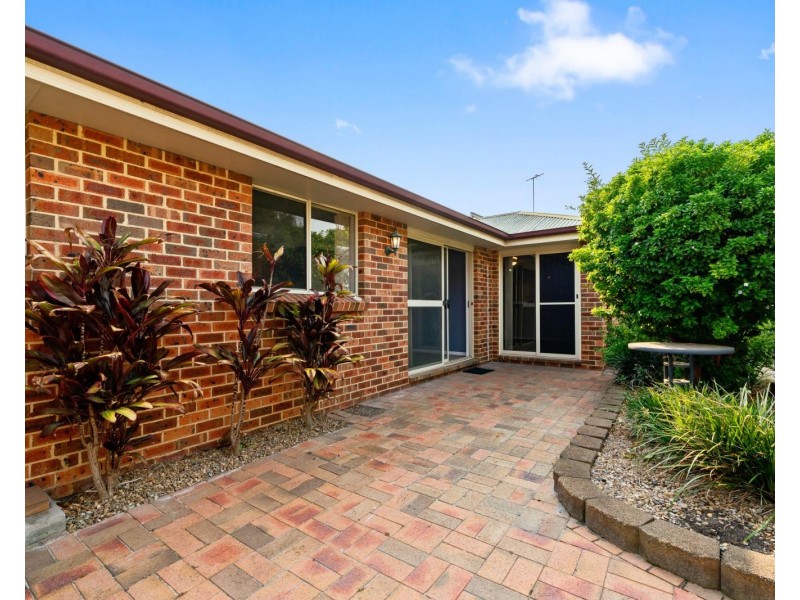 2/9  Broe Avenue, East Hills NSW 2213