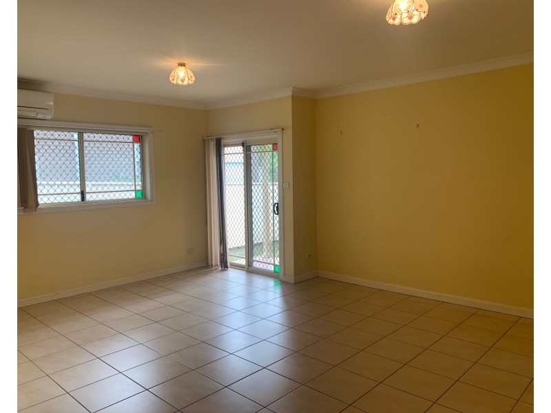 2/31 Simmat Avenue, Condell Park NSW 2200