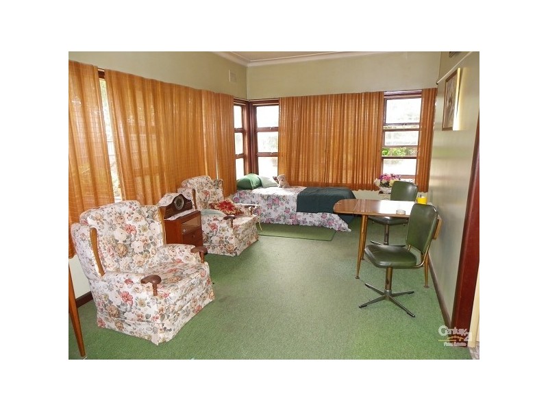 57 Victor Avenue, Picnic Point NSW 2213