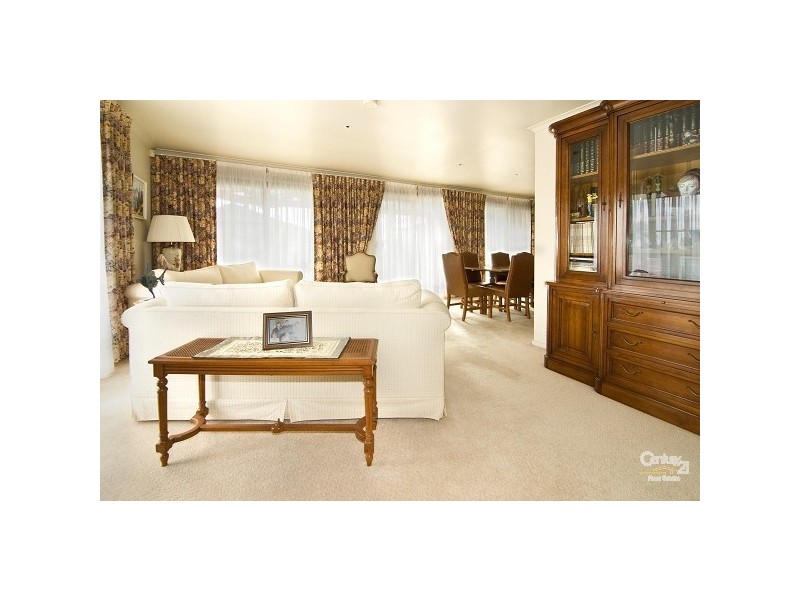 4 Jade Court, Georges Hall NSW 2198