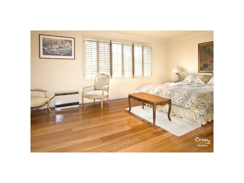 4 Jade Court, Georges Hall NSW 2198