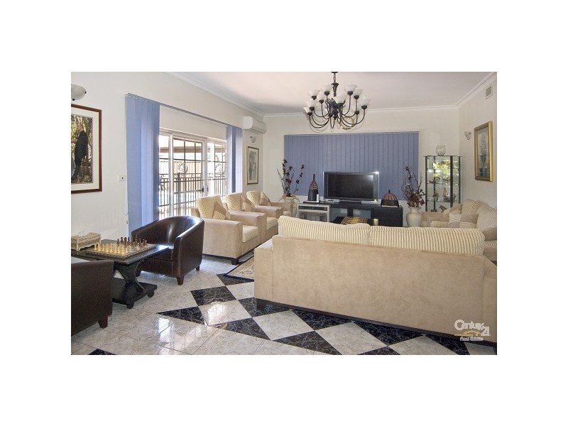 7 Jade Court, Georges Hall NSW 2198