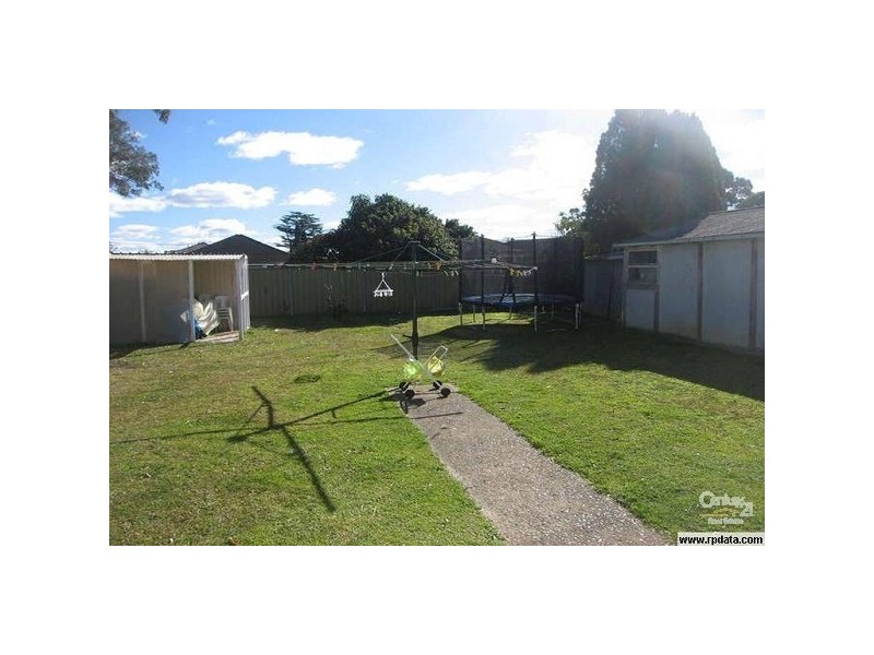 22 Eileen Street, Picnic Point NSW 2213