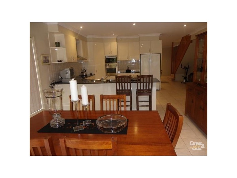 10 Donald Street, Picnic Point NSW 2213