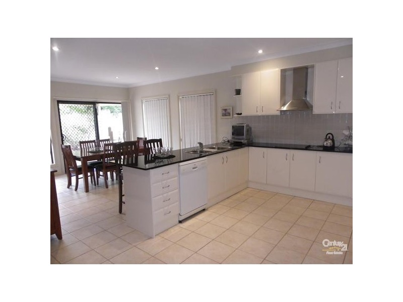 10 Donald Street, Picnic Point NSW 2213