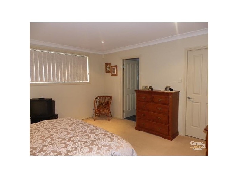 10 Donald Street, Picnic Point NSW 2213