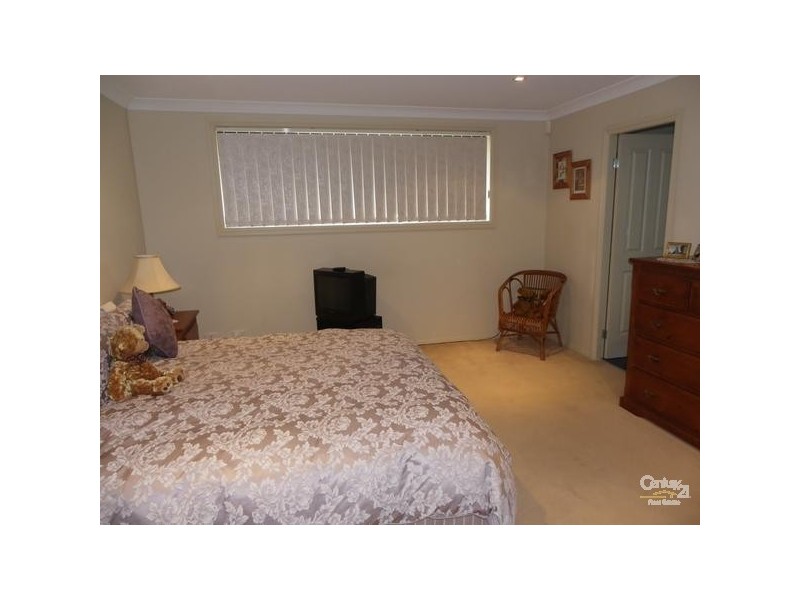 10 Donald Street, Picnic Point NSW 2213