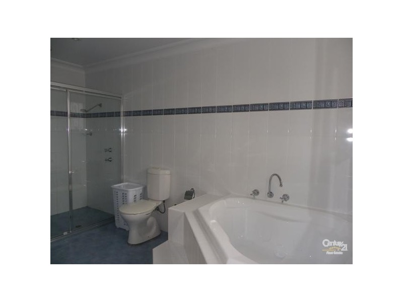 10 Donald Street, Picnic Point NSW 2213