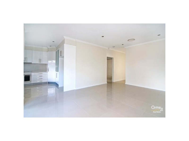 57 Victor Avenue, Picnic Point NSW 2213