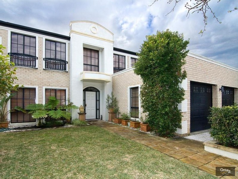 5 Stretham Avenue, Picnic Point NSW 2213
