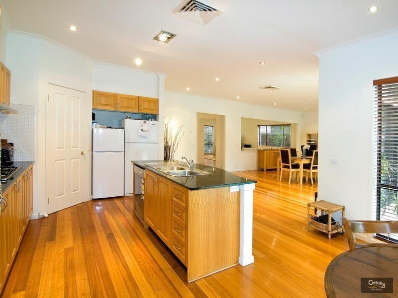 5 Stretham Avenue, Picnic Point NSW 2213