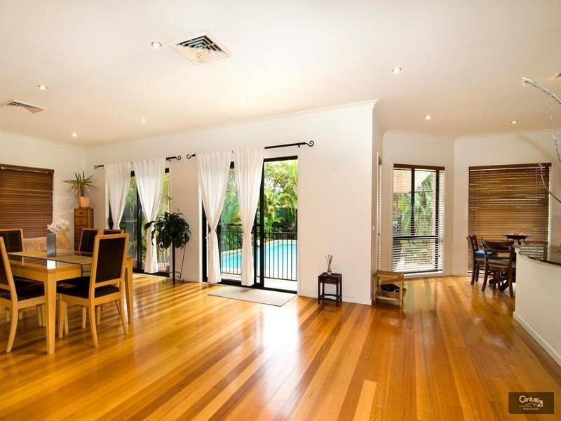 5 Stretham Avenue, Picnic Point NSW 2213