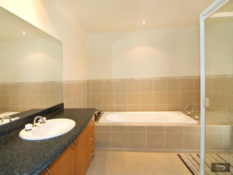 5 Stretham Avenue, Picnic Point NSW 2213