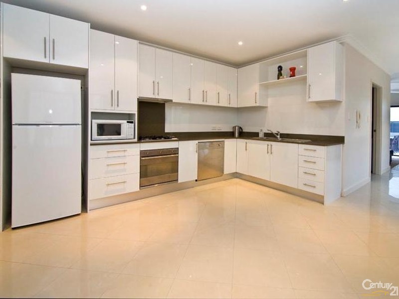 2/28 Selems Parade, Revesby NSW 2212