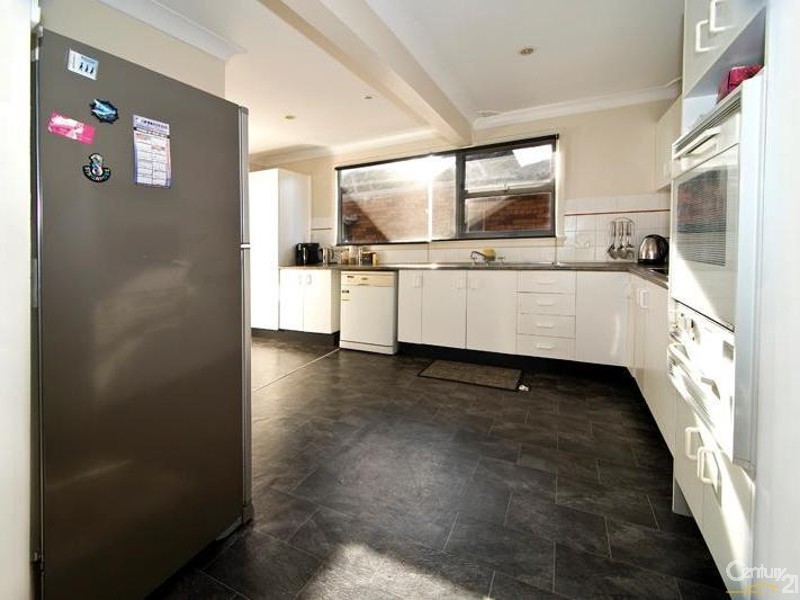 11 Poziers Avenue, Milperra NSW 2214