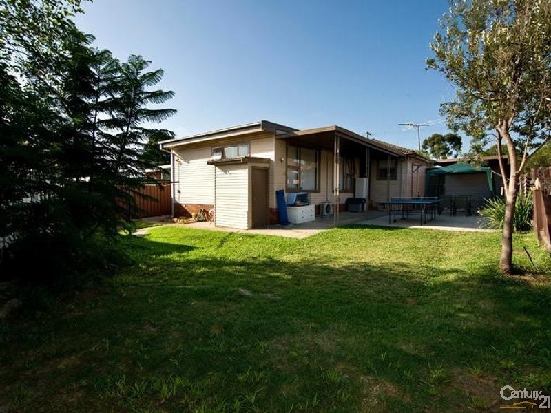 11 Poziers Avenue, Milperra NSW 2214