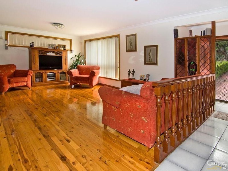 14 Lucinda Avenue, Georges Hall NSW 2198