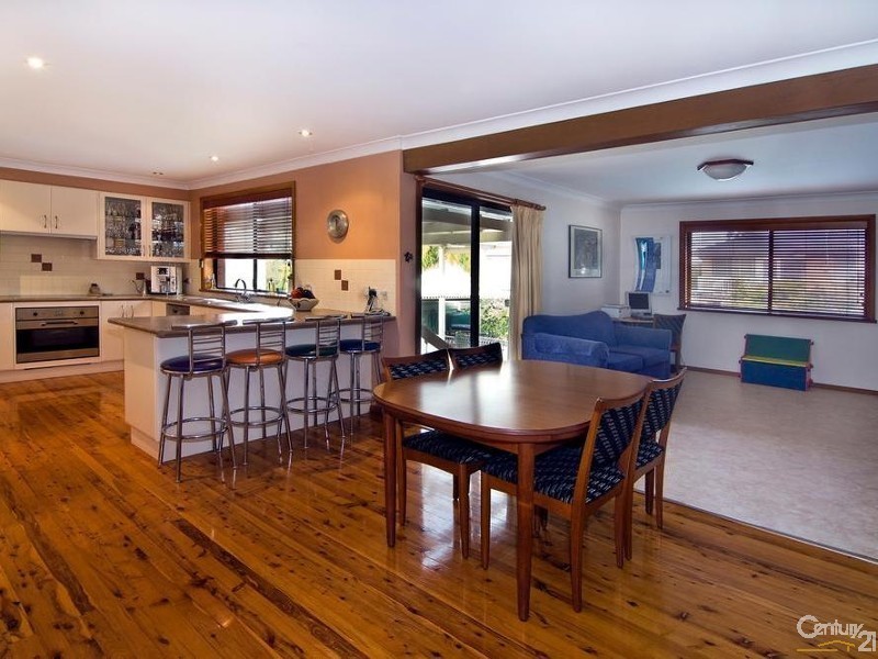 14 Lucinda Avenue, Georges Hall NSW 2198