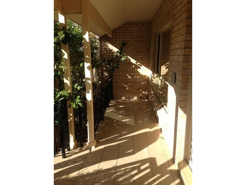 6/837 Henry Lawson Drive, Picnic Point NSW 2213