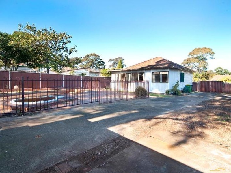7 Delia Avenue, Revesby NSW 2212
