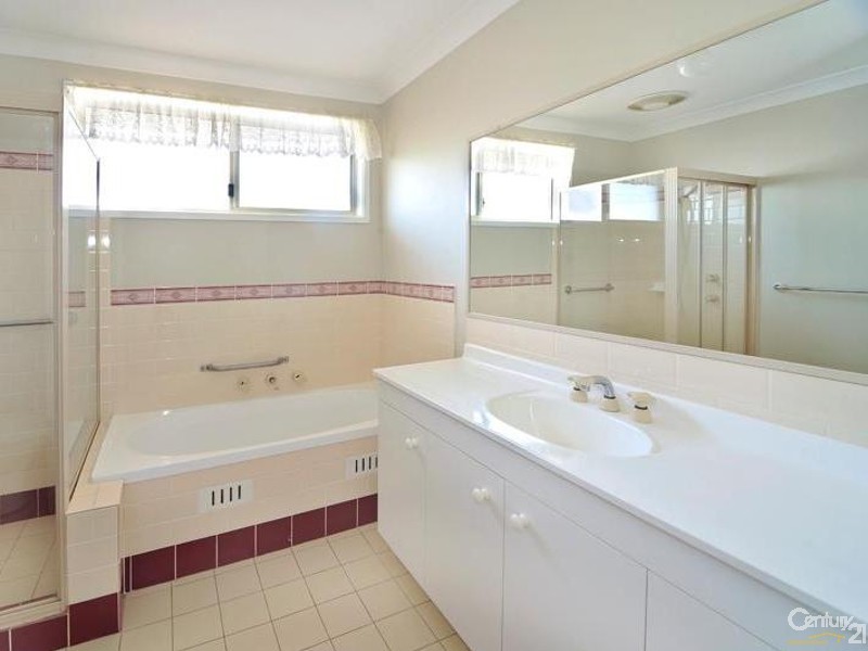 7/26 Parkview Avenue, Picnic Point NSW 2213