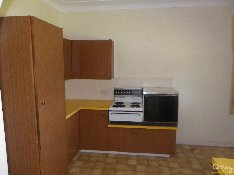 65 Victor Street, Picnic Point NSW 2213